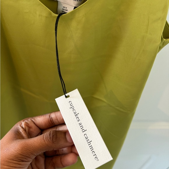Green Camisole top from cupcake and cashmere size small. Brand new with tag - Picture 3 of 5